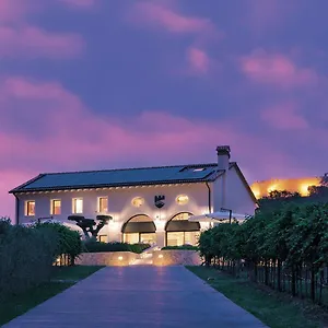 Progress Country & Wine House Aparthotel