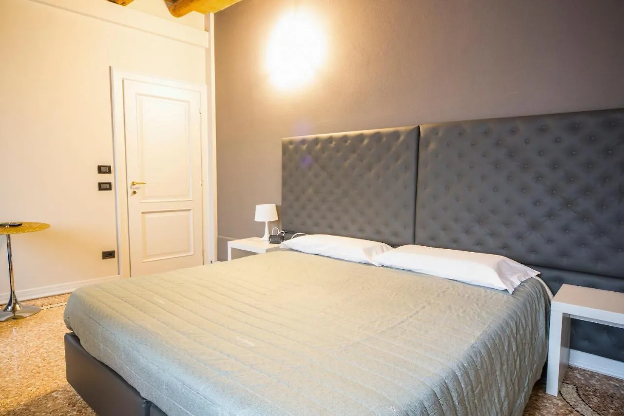 Torre Soave - Locazione Turistica Hotel Guest house